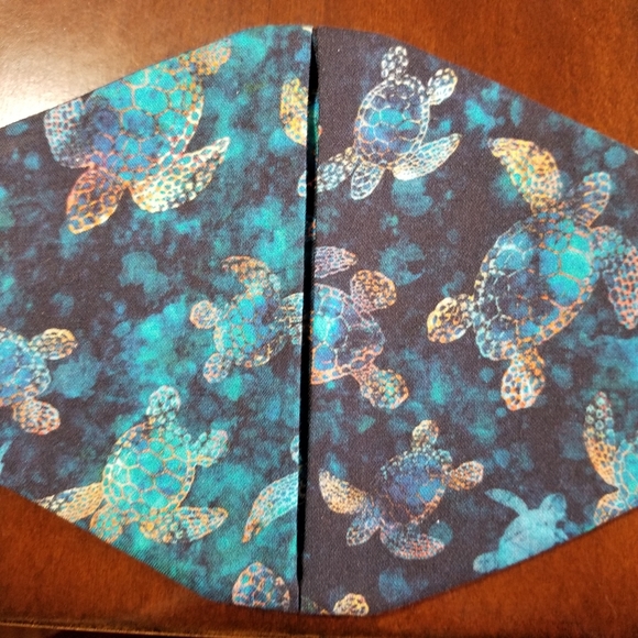 Mosiac Sea Turtle Cotton Facemask - Picture 5 of 6